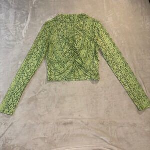 Twiin Womens Green Snakeskin Mesh Ruched Long Sleeve Mock‎ Neck Crop Top Size M
